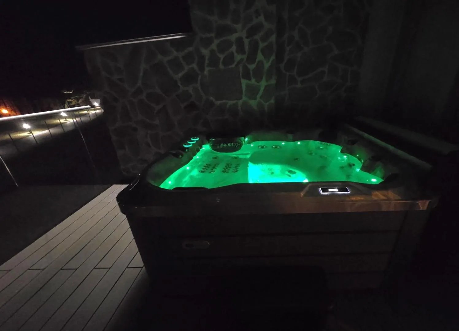 Jacuzzi wieczorem